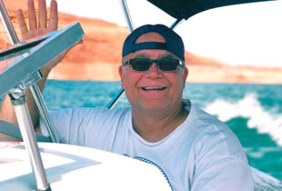 Al Dr. Romney le gusta pasear en bote