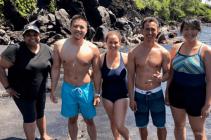 Dr. Mac disfrutando del tiempo al aire libre con amigos